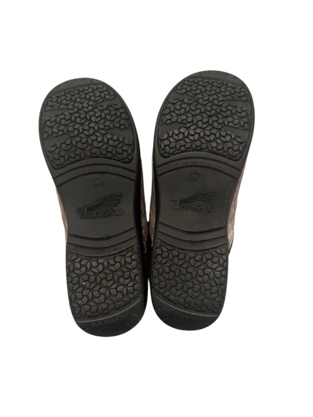 Dansko XP 2.0 or Dansko Professional clogs in a Marbled Nubuck finish size 40 - Picture 6 of 7